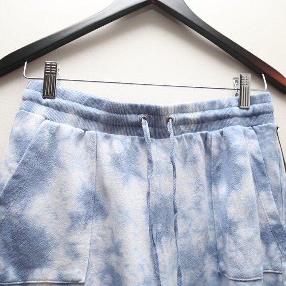 VINCE CAMUTO Shorts Tie-Dyed Drawstring High Rise in Blue Cloud - Picture 5 of 7